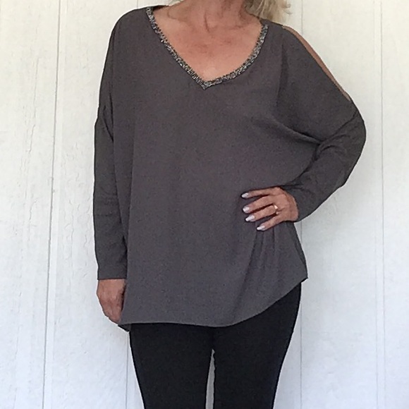 JUICY COUTURE COLD SHOULDER EMBELLISHED TOP SIZE XL - Picture 11 of 11